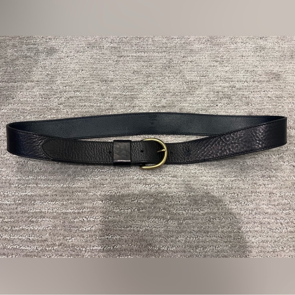 Madewell “Perfect Medium Leather Belt” Black with gold buckle